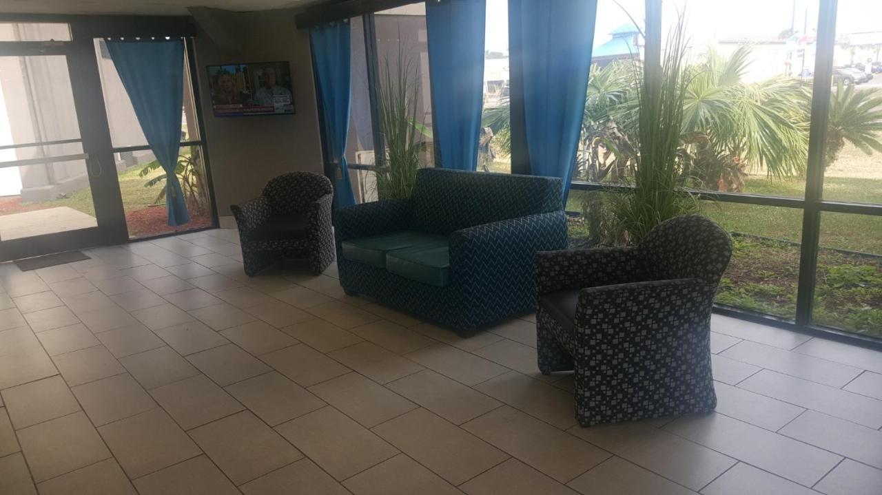 Regency Inn & Suites Pensacola Exterior photo